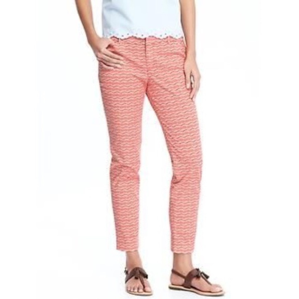 Like new Old Navy Pixie Pants Size 16 Orange Fish pattern, ankle length, cute!